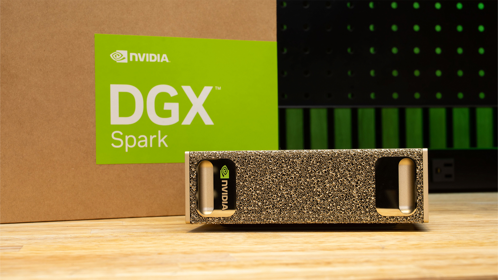 Bare-Metal Ai Server ของ Limitrack — NVIDIA DGX Spark AI Supercomputer เครื่องจริง สำหรับงาน AI
